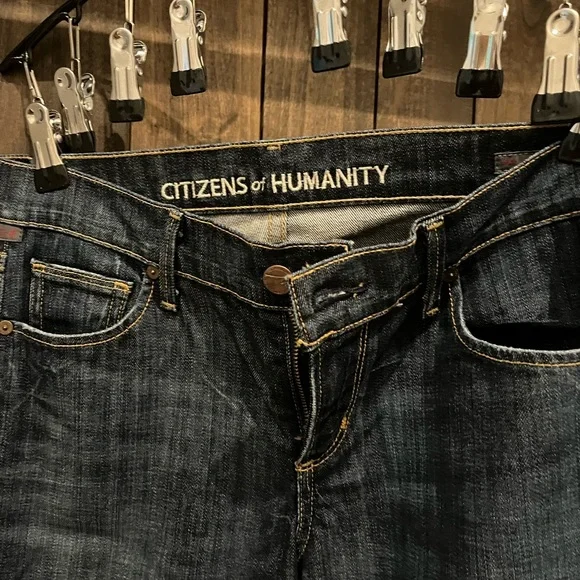 Citizens of Humanity fab bootcut jeans. Low waist and great condition. Size 28 - Picture 2 of 5